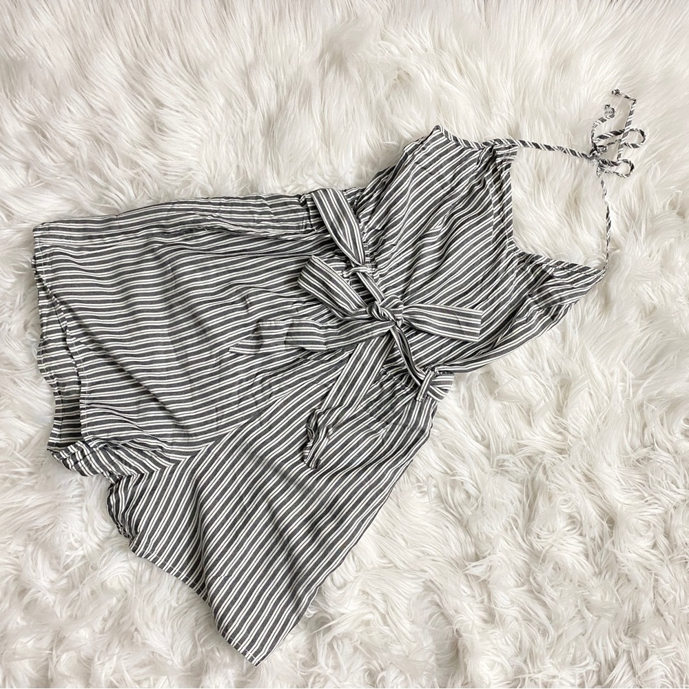 Hollister Belted Halter Romper Size XS - Picture 1 of 4